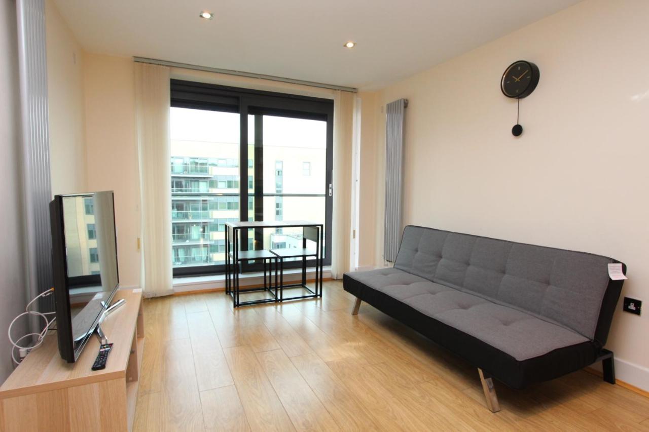 Lovely 2 Bedroom Apartment With Amazing Views In E14 Лондон Екстериор снимка