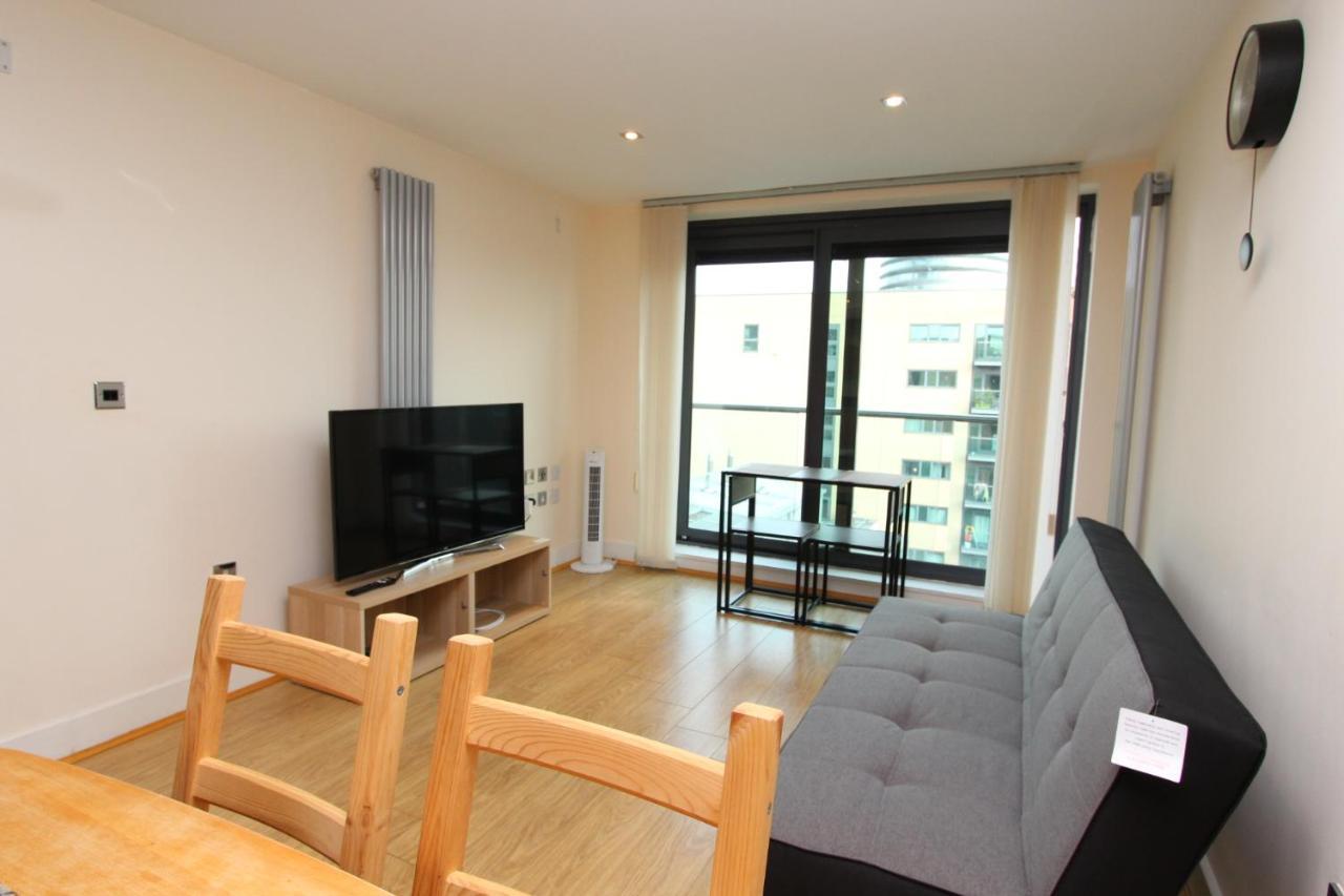 Lovely 2 Bedroom Apartment With Amazing Views In E14 Лондон Екстериор снимка